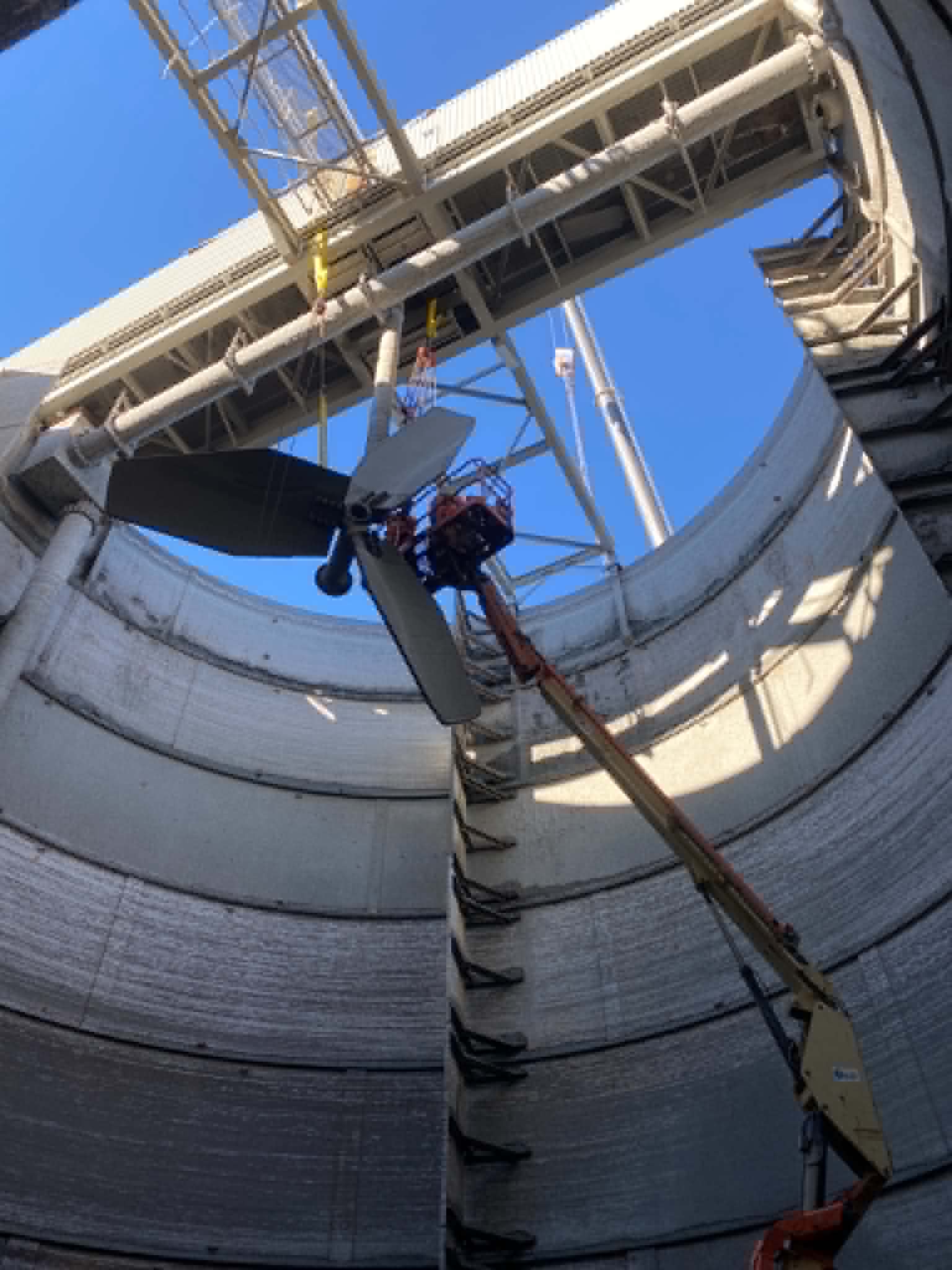 Leach tank installation